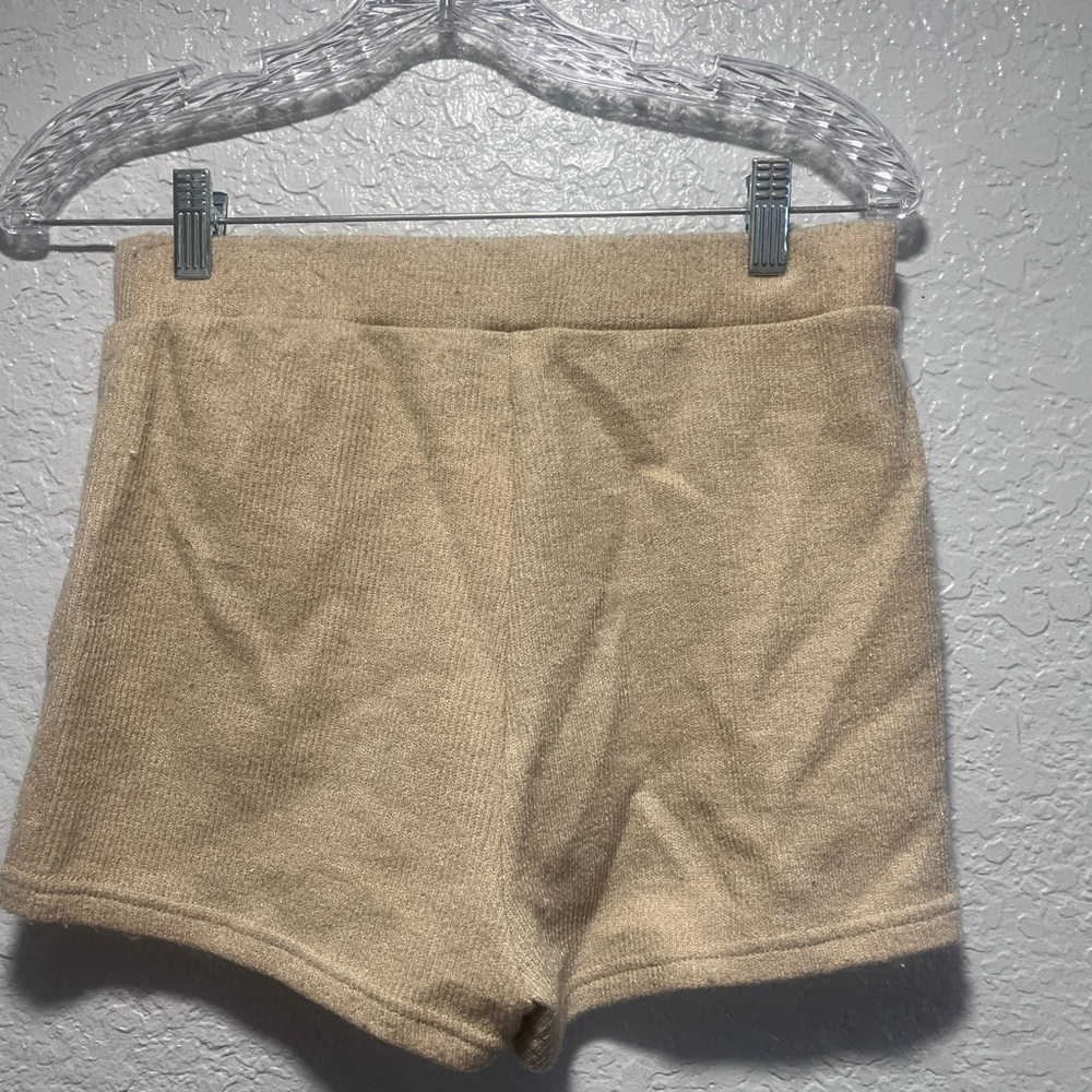 Mini shorts - Picture 2 of 2